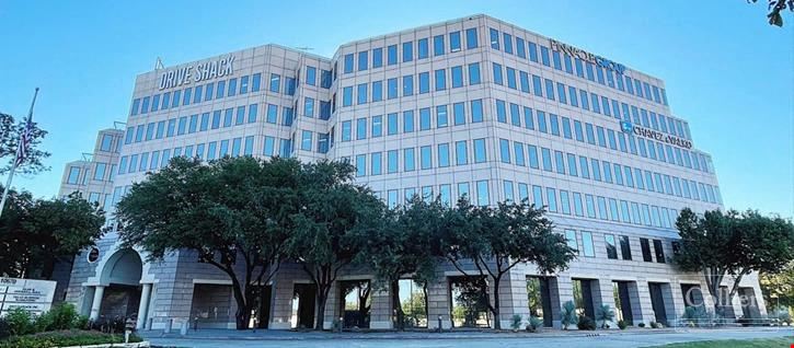 Search Plaza – Prime Office Space with Exceptional Accessibility in North Dallas