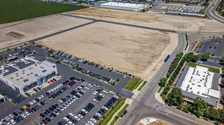 ±9.82-±13.41 AC Service Commercial Land Located Rapidly-Developing Area