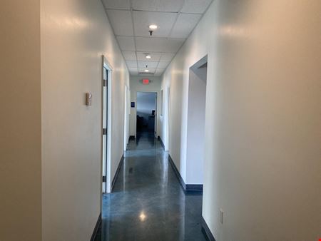 OFFICE WAREHOUSE WITH FENCED YARD