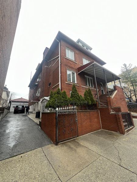 Multi-Family space for Sale at 3179 Rochambeau Ave in Bronx