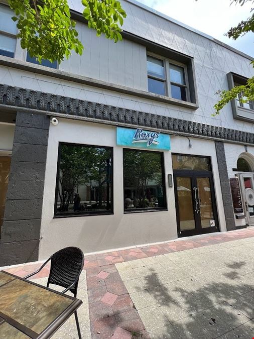 ROXY'S BISTRO