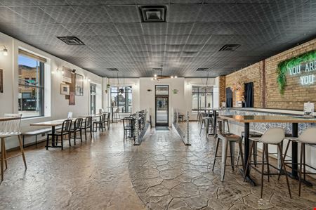 Multi-Income Building for Sale/Lease: Retail, Restaurant & Airbnb Ready!