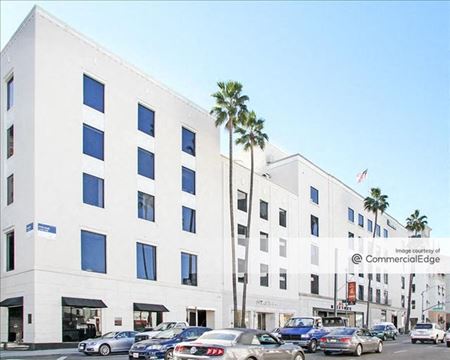 Retail space for Rent at Wilshire Rodeo Plaza in Beverly Hills