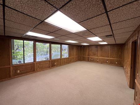 ±936 SF of Professional Office Space Off Shaw Ave