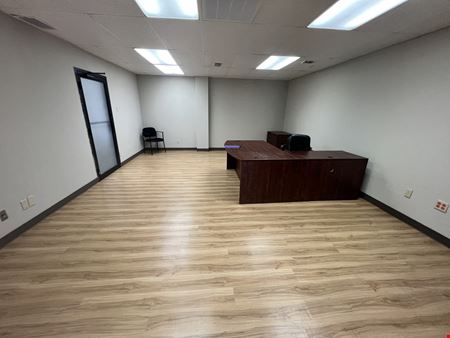815 Trailwood Dr | Office