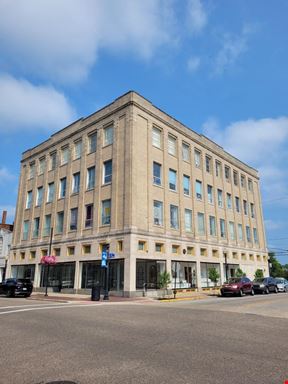 553 W Tuscarawas Ave