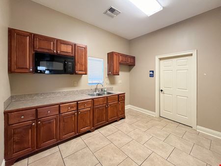 Newly Renovated Flex Space in Broussard