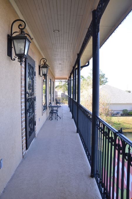 7111- French Quarter Salons at The French Quarter Business Park