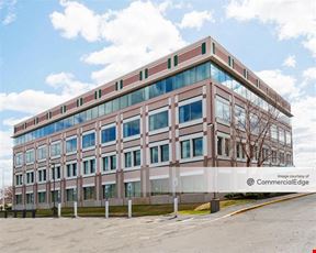 Wakefield Office Park - 100 Quannapowitt Pkwy