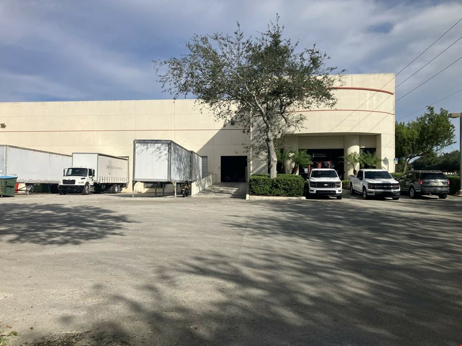 Premier Flex Space in Miramar Park of Commerce