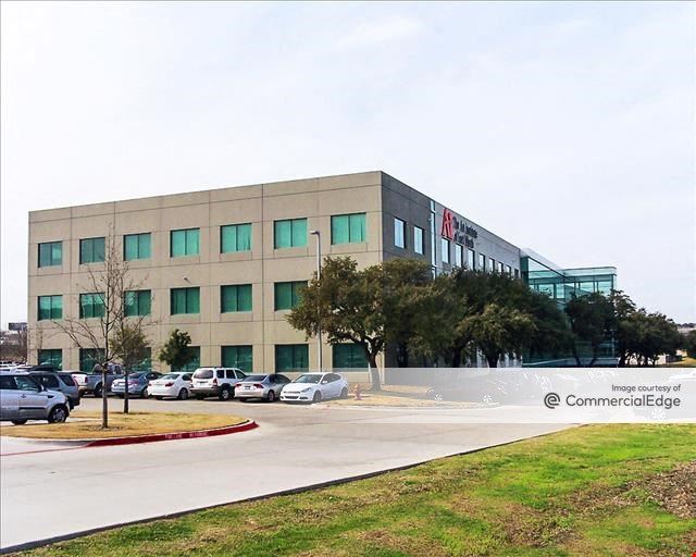 Wilcox Plaza at Green Oaks