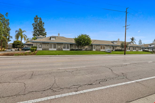 1421 & 1467 N Wanda Rd