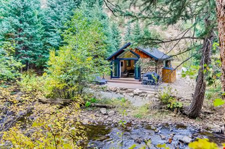 Water & Stone Cabins | 14-Keys | C-3 Zoning | Live Creek Frontage | 9.2 Proforma CAP