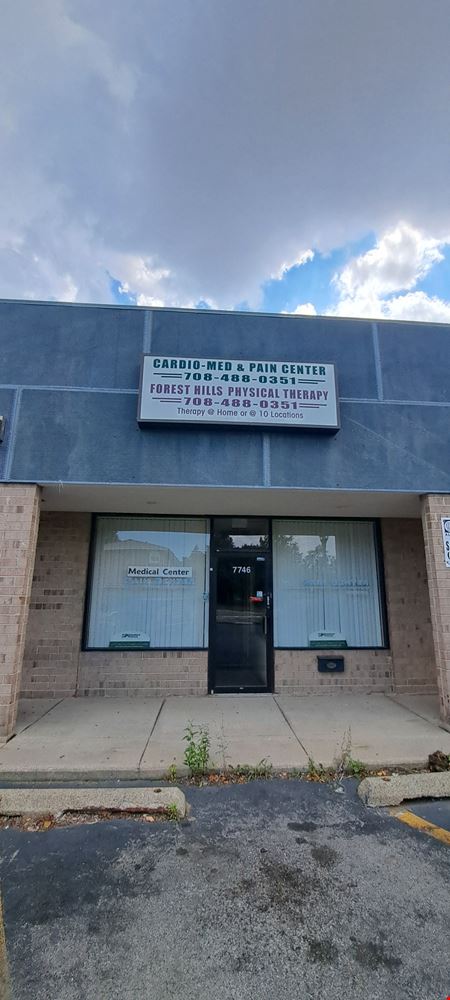 Units Available | Forest Park Retail Shopping Center