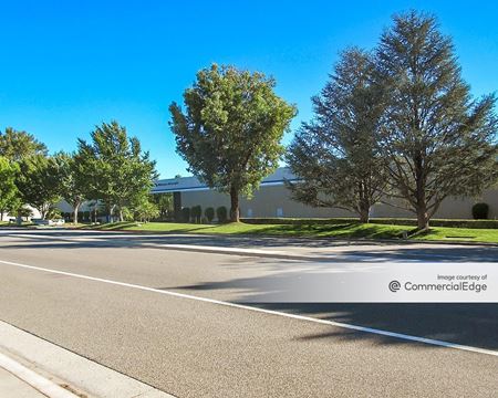 Industrial space for Rent at 27727 Avenue Scott in Santa Clarita