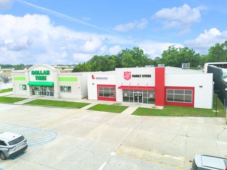 11,500 SF Retail Building with Dock-High Loading near Coursey / Airline