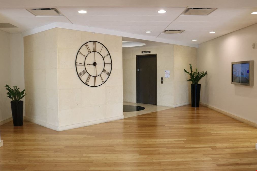 Twinrose Coworking - Midway Centre