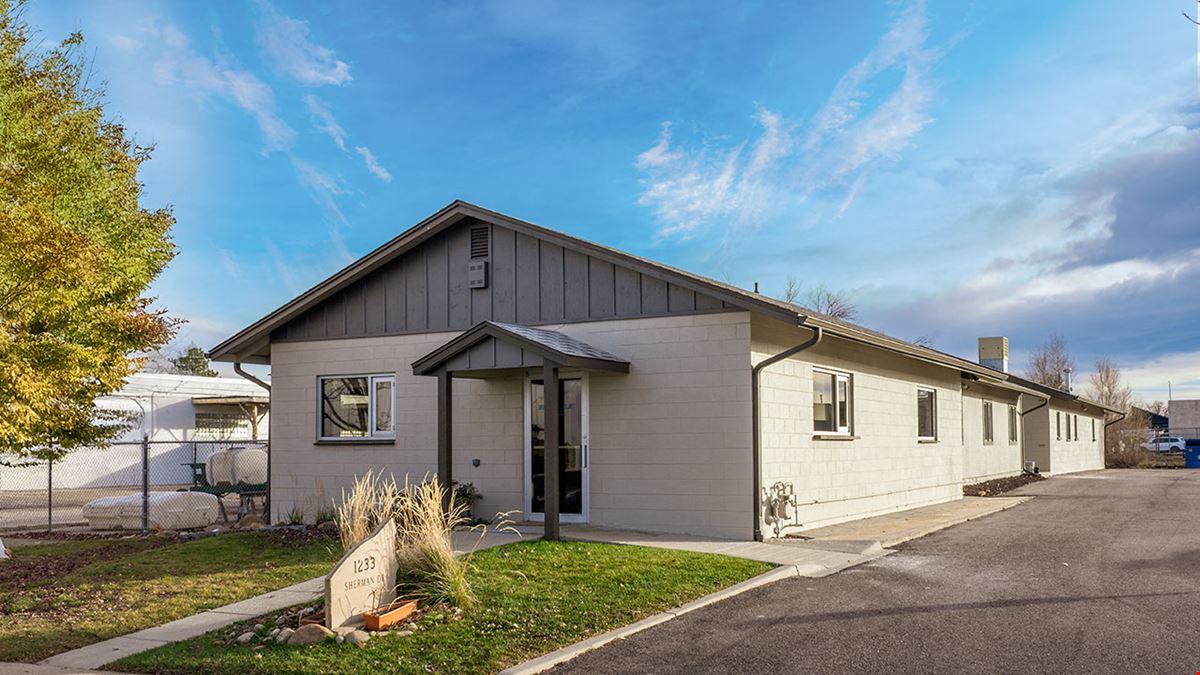 1233 Sherman Dr