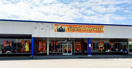 Retail space for Rent at Retail Space for Sale or for Lease in Lakemore Plaza in Akron