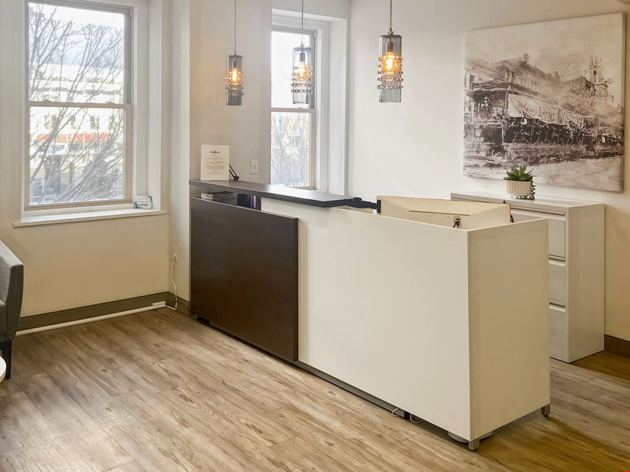 Regus - Manchester - 1087 Elm Street