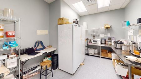 LAKESIDE PLAZA - SUBLEASE