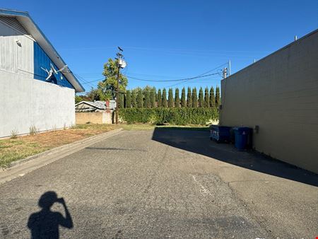 5660-5666 Main Ave
