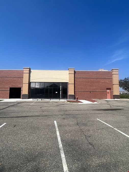 Woodbury Retail