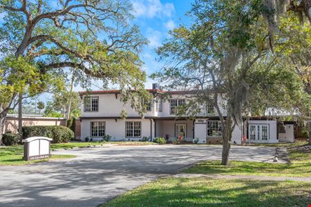 123 Live Oak Ave