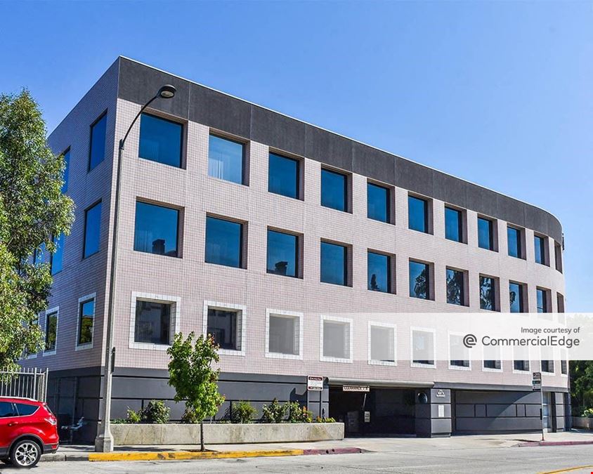 The Walnut Plaza