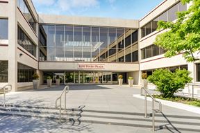 1350 Touhy Plaza